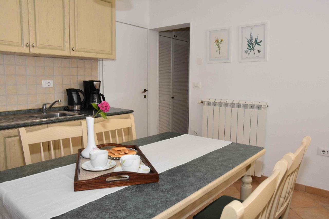 Apartments Ruzica プーラ エクステリア 写真